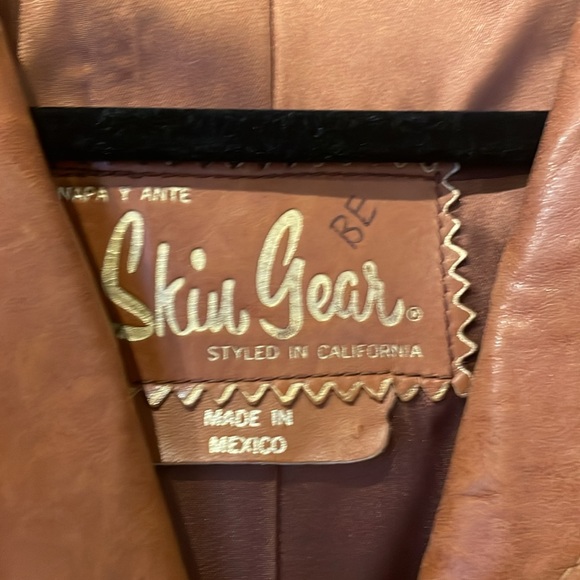 Gorgeous, timeless, leather jacket Napa y ante skin gear size 8 (more like a 4) - Picture 2 of 8
